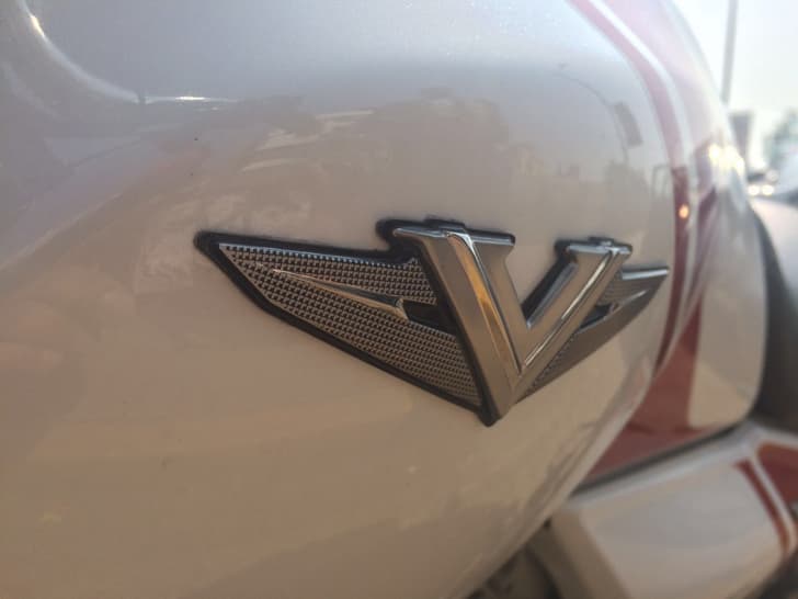 Bajaj V15 photo gallery